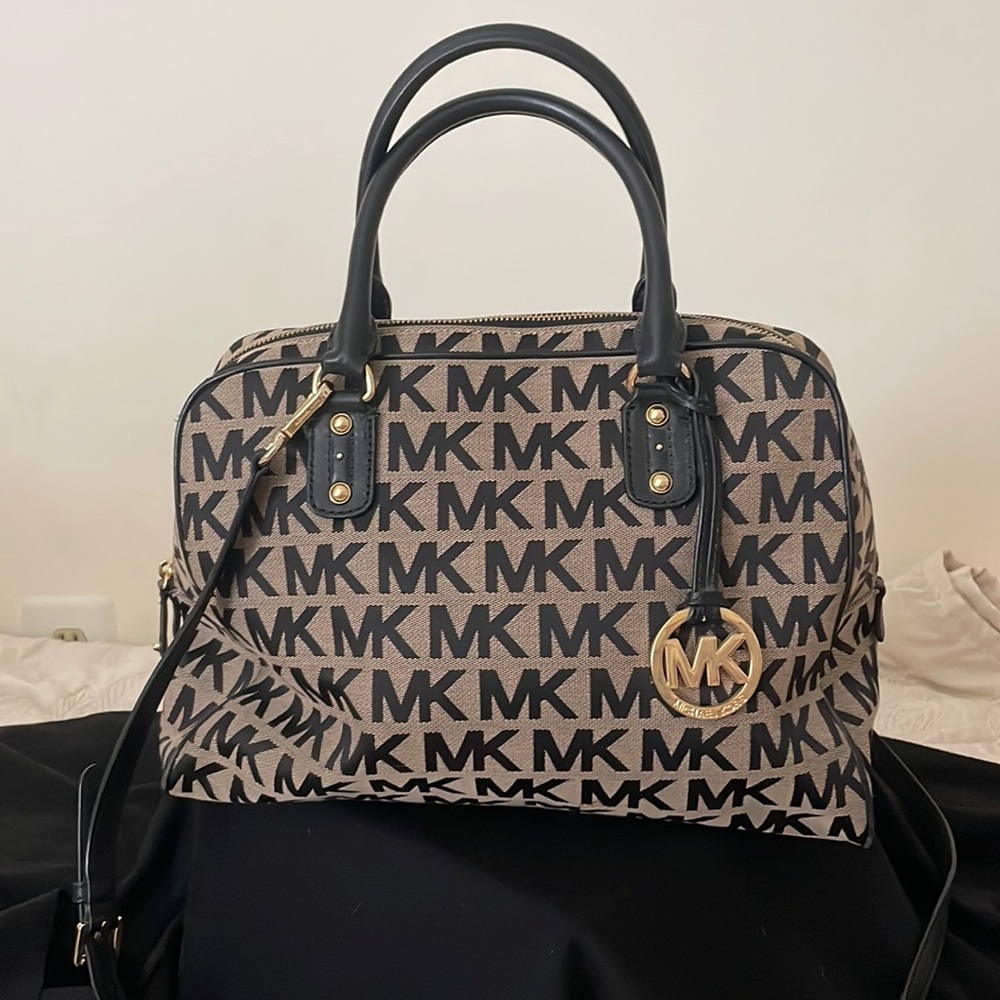 Michael Kors Purse - Picture 2 of 16